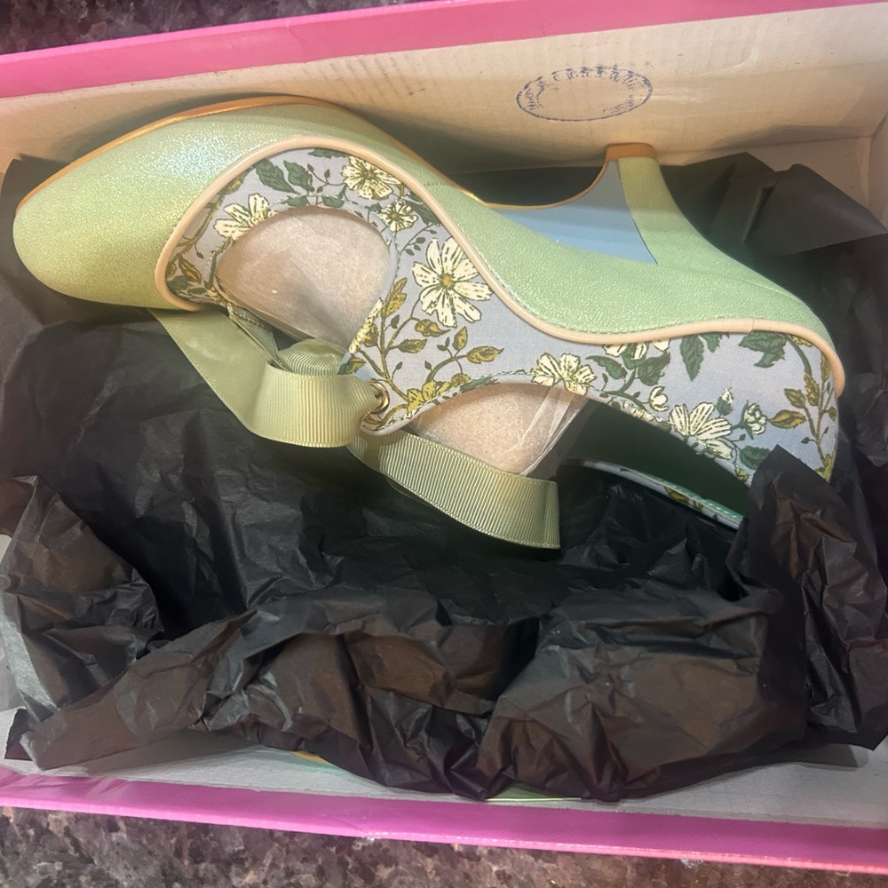 Irregular Choice Looking Lovely blue/sage size 39 heels